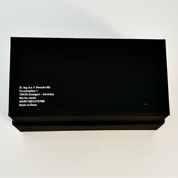 Genuine Limited Edition Porsche Taycan Model Car - Picture 11 of 11